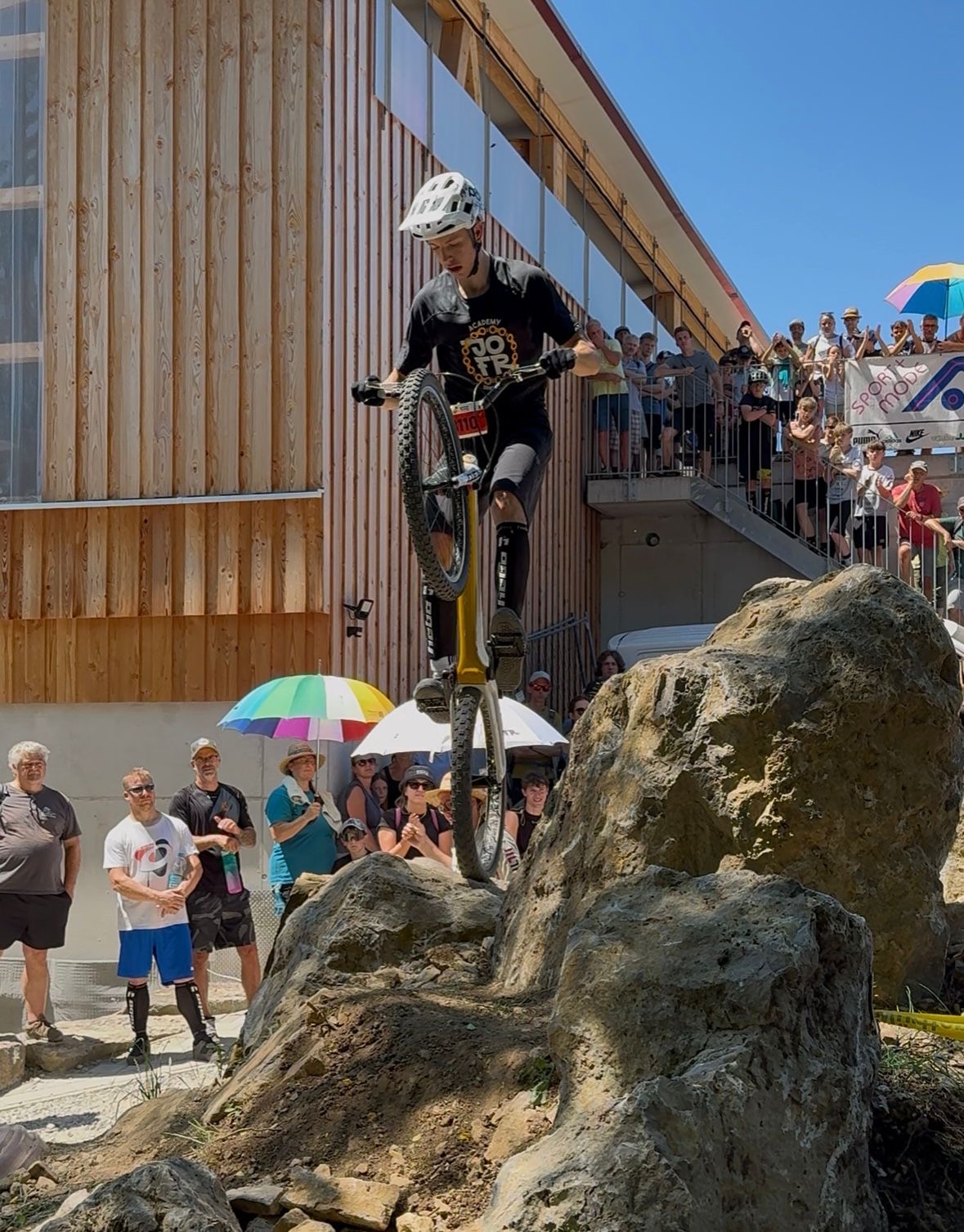 Bild "Berichte:DM2025-02.jpg"